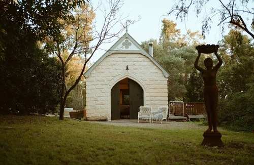 Ebenezer House | Stone Guest House Ebenezer - our historic property awaits your imagination.