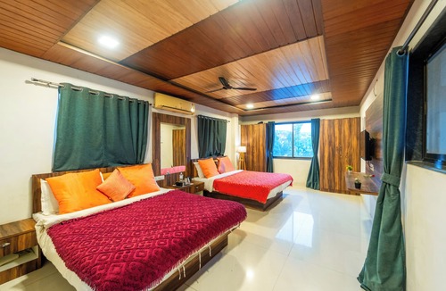 Bhilar Hotel | Strawberry County