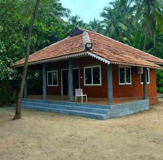 Kasaragod District Resort | STRIPGREENS BeACH & BACKWATER RESORT VALIYAPARAMBA