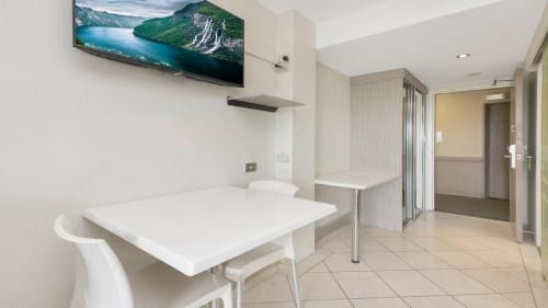 North Ward House | Studio 202 - Prime Location