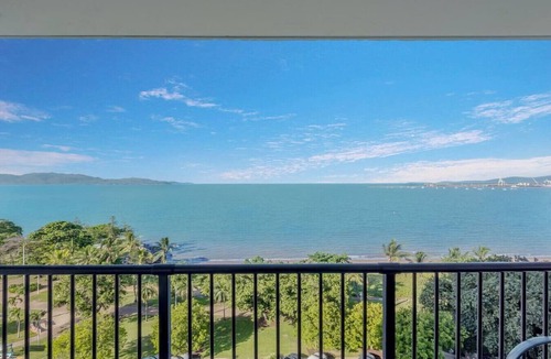 North Ward House | Studio 908 - Panoramic Oceanviews On The Strand
