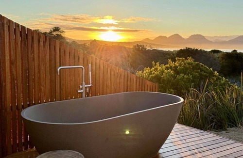 Dolphin Sands Apartment | Studio Tasmania - Freycinet Luxury Hosts