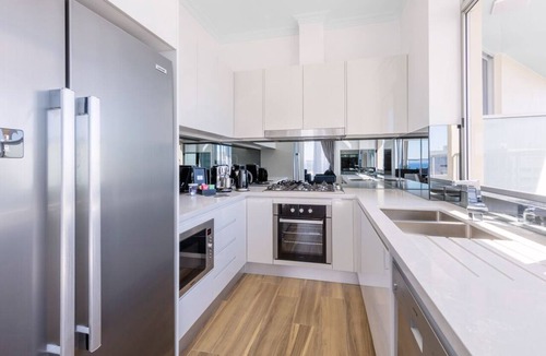 Bondi Junction Apartment | Stunning 3-Bedroom Penthouse Suite Near Bondi Beach Sydney
