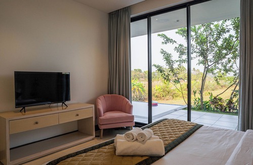 Nagoa Villa | Stunning 5BHK Luxury Villa with Private Pool, Jacuzzi & Lift A1