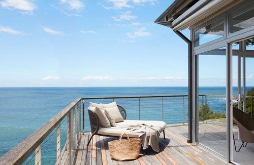 Whale Beach House | Stunning beachside Villa located 100m from iconic Whale beach, what a spectacular experience.