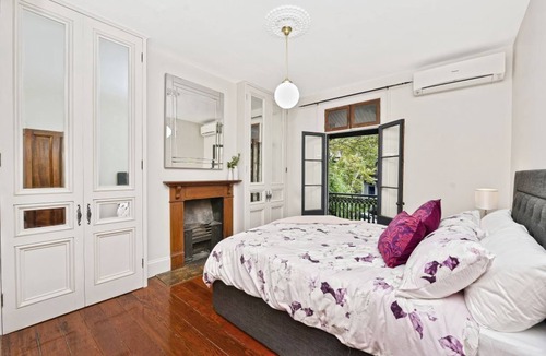 Surry Hills House | Stunning home, close to city, railway station and cafes