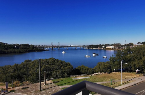 Ryde Apartment | Stunning waterfront oasis with beautifull rooftop terrace/Olypmic Park/Ferry