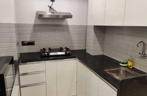 Sanpada Apartment | Stylish 2BHK with Garden View