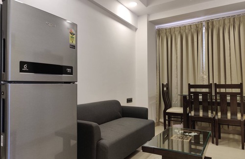 Sanpada Apartment | Stylish 2BHK with Garden View