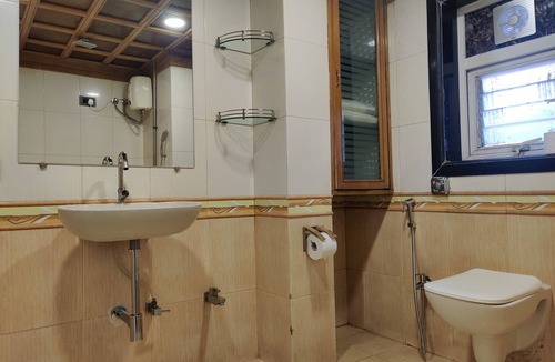 Sanpada Apartment | Stylish 2BHK with Garden View