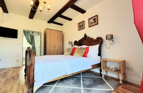 Pestera Cabin | Stylish 3 bedroom premium mountain lodge in Transylvania! Phenomenal views!