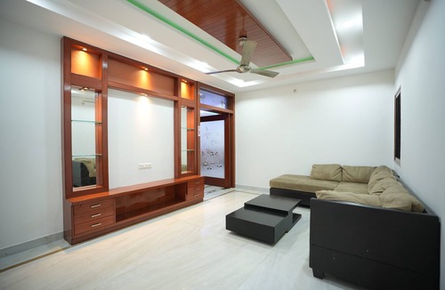 Banjara Hills Apartment | Stylish 4-Bedroom Family Getaway: Luxury Living!