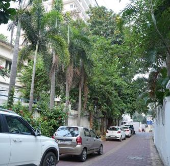 Banjara Hills Apartment | Stylish 4-Bedroom Family Getaway Luxury Living