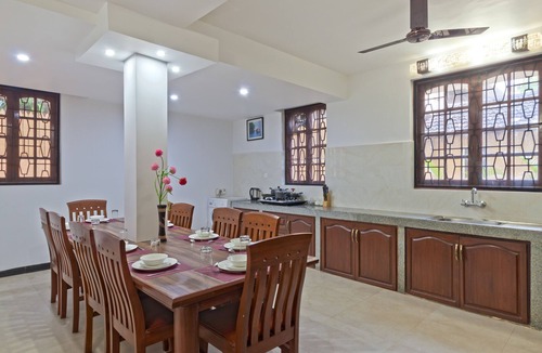 Gauravaddo Villa | Stylish 6-Bedroom Villa w/Pool & Seahorse Shower, 2 Min from Calangute Beach 🏖️