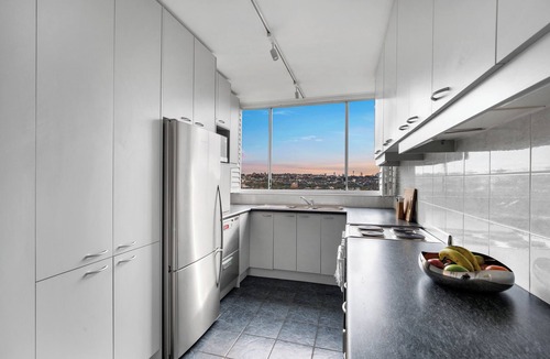 North Bondi Apartment | Stylish Bondi Beach Apartment with Opera House and Harbour Bridge Views - NEW!
