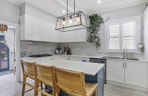 Mayfield House | Stylish Coastal Vibes Retreat - 3BR with Dedicated Office