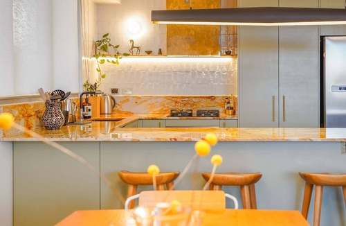 Footscray Apartment | Stylish Executive Apt Stunning views/city skyline
