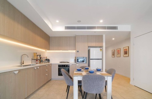 Marrickville Apartment | Stylish Inner-West Marrickville Stay & Parking