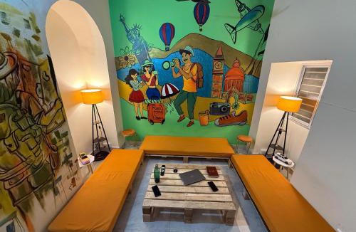 Kalighat Hostel | Suitcase Stories
