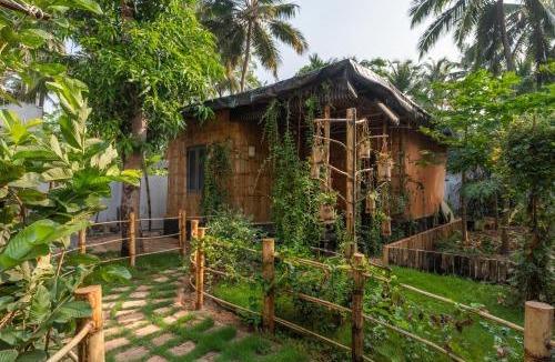 Chavakkad Villa | Sukumara Homestay Unique Eco Luxury Mud and Bamboo Beachfront Villa