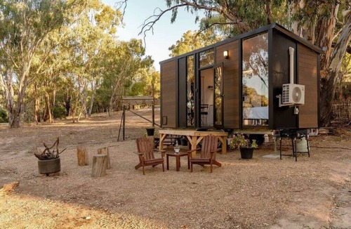 Howes Creek House | Summer Lea 2 by Tiny Away