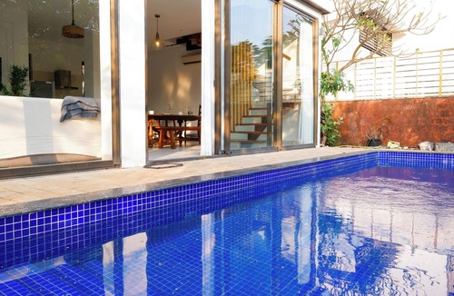 Nerul Villa | Sun Contemporary by Dia Homes