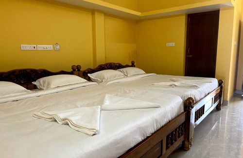 Bommayapalayam Hotel | “Sun, Sand, and Comfort: Dream Promenade Sea View”