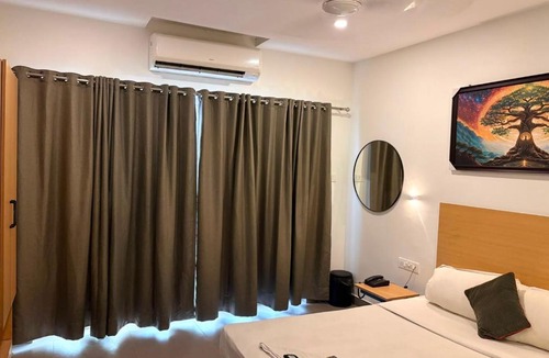 Perambur Purasavakam Hotel | Sun Stayz Inn - Anna Nagar