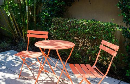 North Sydney Villa | Sunlit Det House, N Sydney , 3BR 3BA with Pvt Parking&Metro Nearby