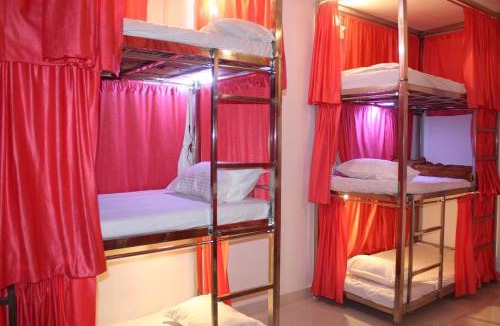 Orchha Hostel | Sunset Backpackers Hostel