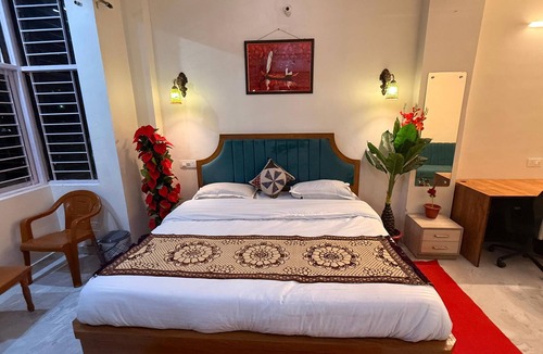 Jhotwara House | Sunshine Stay with Ac 43"smart TV High speed wifi and balcony at peaceful jaipur