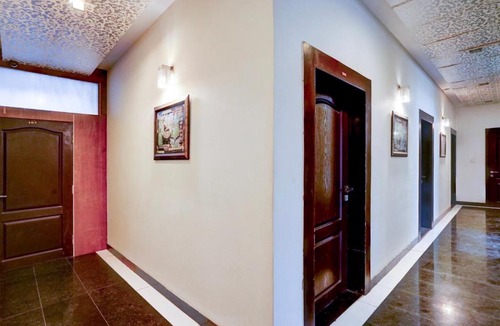 Sindhi Camp Hotel | Super Collection O Banipark Formerly Arena Villas