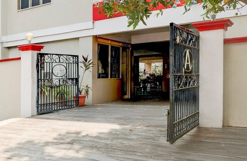 Kakinada House | Super Collection O Bhanugudi Junction