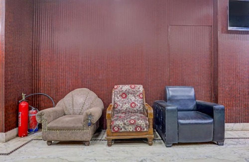 Chapra Hotel | Super Collection O Chhapra Railway Junction Formerly Hotel City Palace