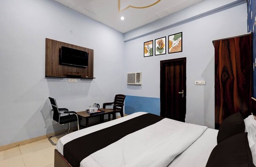 Vrindavan Hotel | Super Collection O Iskcon Vrindavan