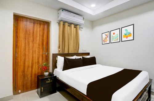 Madhapur Hotel | Super Collection O Madhapur Near Cyber Tower