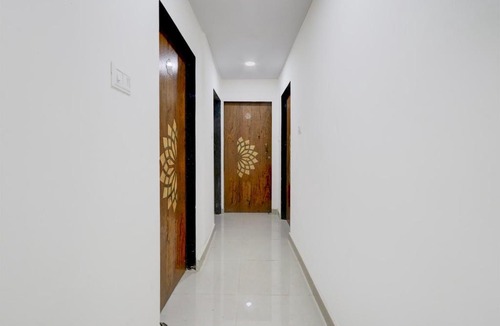 Madhapur Hotel | Super Collection O Madhapur Near Cyber Tower