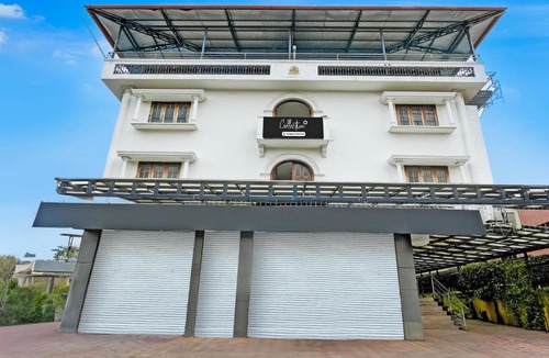 Shenoys Hotel | Super Collection O MG Road