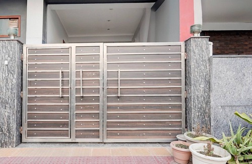 Noida House | Super Collection O Sector 20 Noida