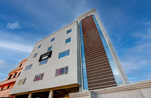 Bhubaneshwar House | Super Deluxe RoomHotel Pratee Heights