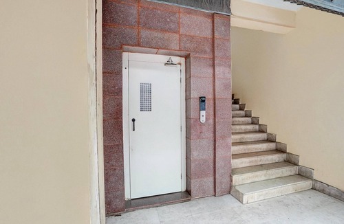 Vijayawada House | Super Hotel O Benz Circle Vijaywada