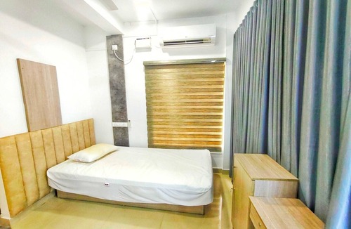 Kochi House | Super Hotel O Chakkaraparambu Vyttila