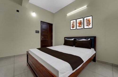 Kazhakuttam Hotel | Super Hotel O Engineering College Sreekaryam Formerly B S Plaza