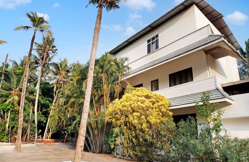 Thiruvananthapuram House | Super Hotel O Kazhakoottam