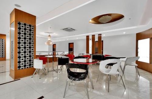 Kondapur Hotel | Super Hotel O Rudra Grand
