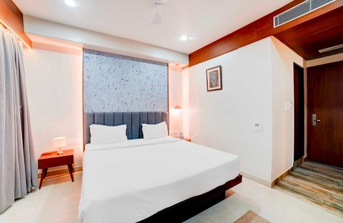 Bhopal Hotel | Super Super Townhouse Oak Bhopal ISKCON