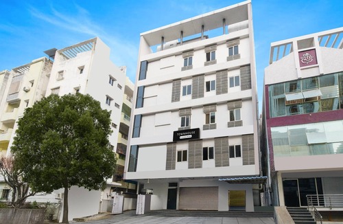 Hyderabad House | Super Townhouse Alwal Road
