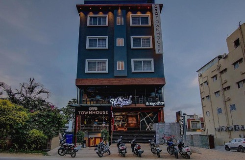 RR Nagar Hotel | Super Townhouse Global Village Tech Park Near Kengeri Bus Terminal Metro Station