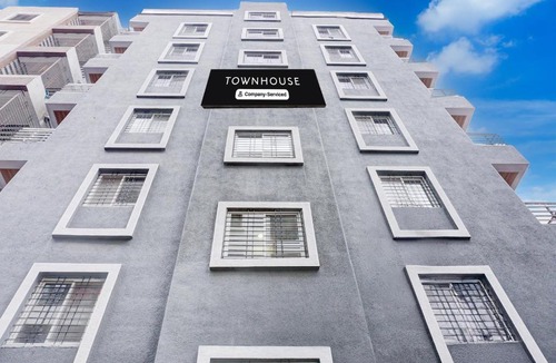Phase 1 Hotel | Super Townhouse Hinjewadi Corporate Stays