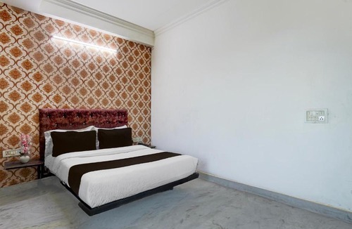 Ghaziabad Hotel | Super Townhouse Johri Enclave Metro Station Formerly Second Home